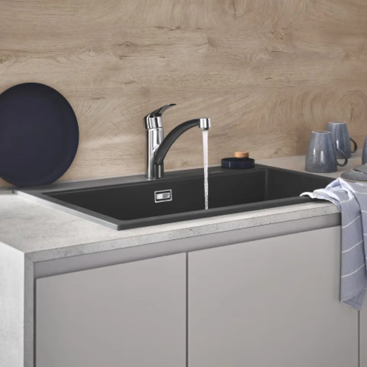 Grohe table mounted pull-down kitchen sink tap eurosmart 33281003 with swinging spout in chrome finish 33281003 Standard - image 6